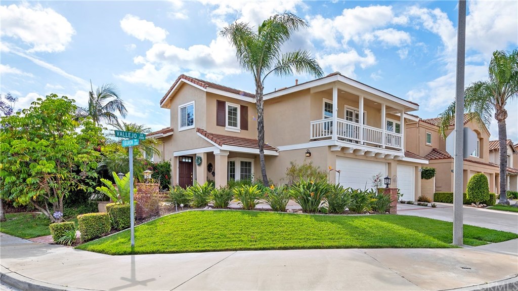 2152 Vallejo Drive Tustin, CA 92782 - Photo 4 of 35 Quiet interior corner lot.