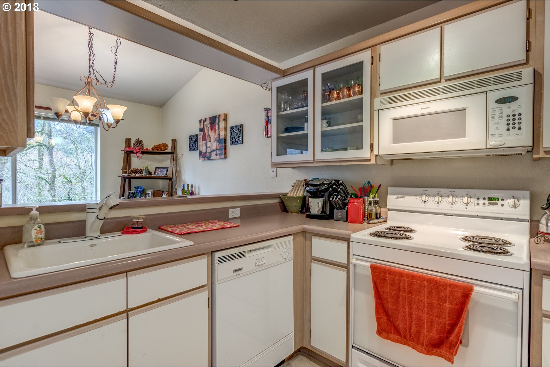 5142 Southwest Multnomah Boulevard Portland, OR 97219 - Photo 13 of 22 Gallery Image 13