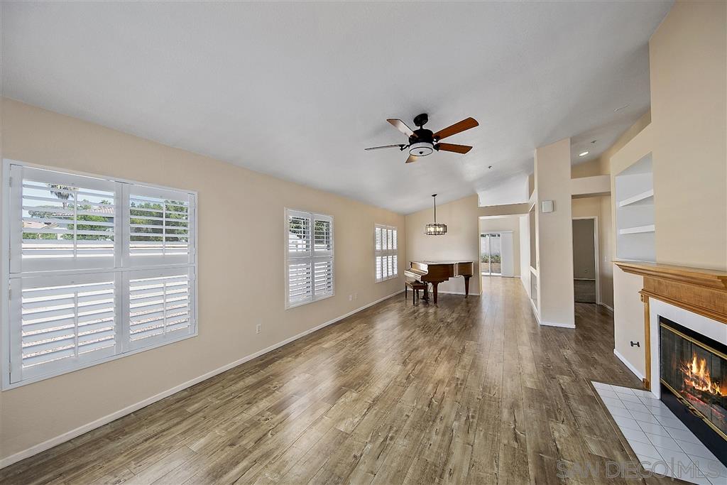 204 Parkside Place Santee, CA 92071 - Photo 7 of 25