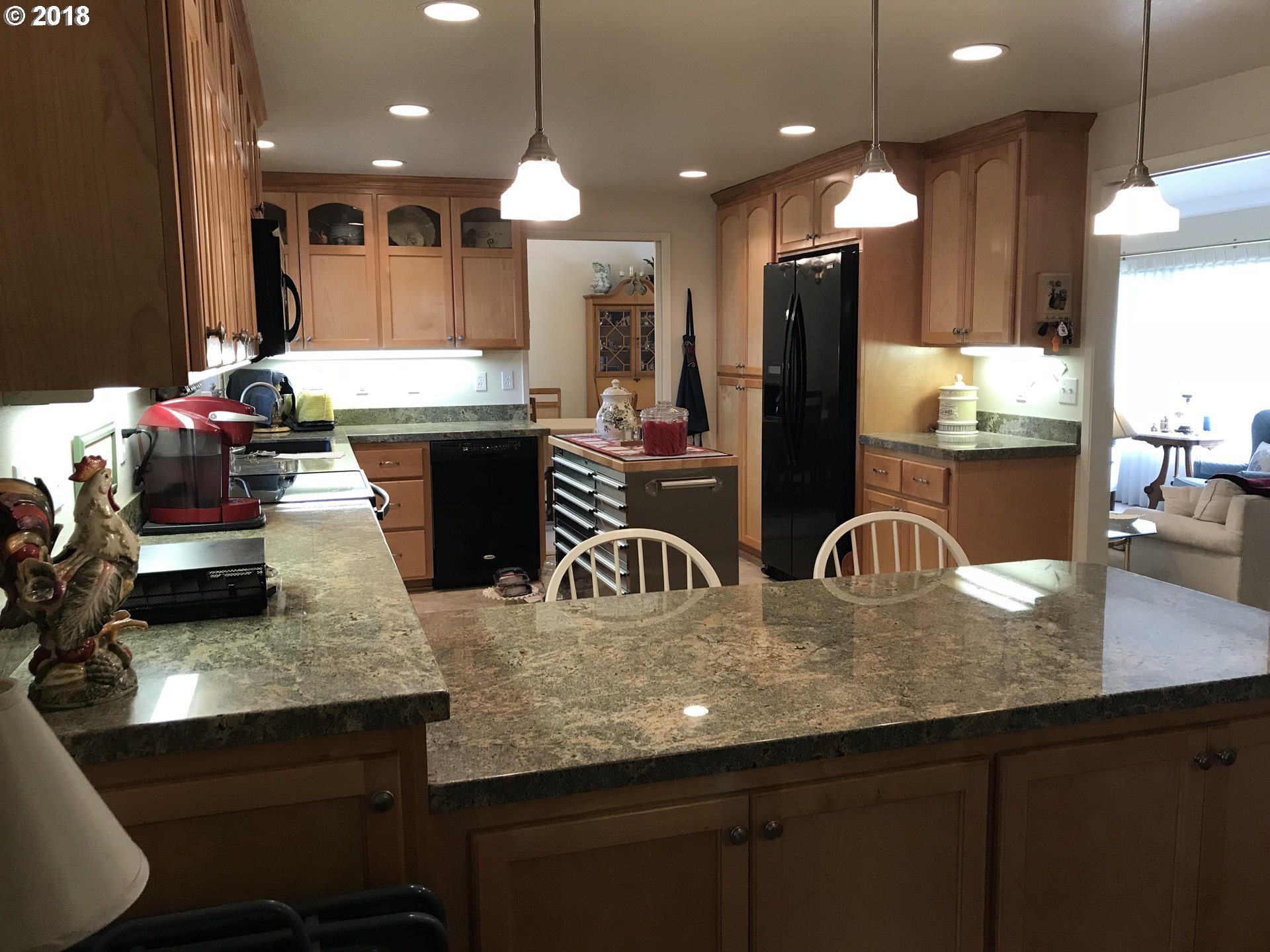 586 71st Street Springfield, OR 97478 - Photo 9 of 18