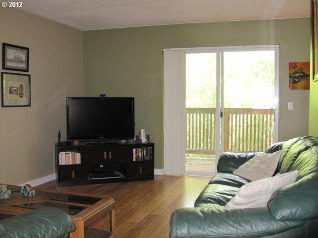 10620 Southwest Davies Road, Unit 14 Beaverton, OR 97008 - Photo 6 of 16 Gallery Image 6