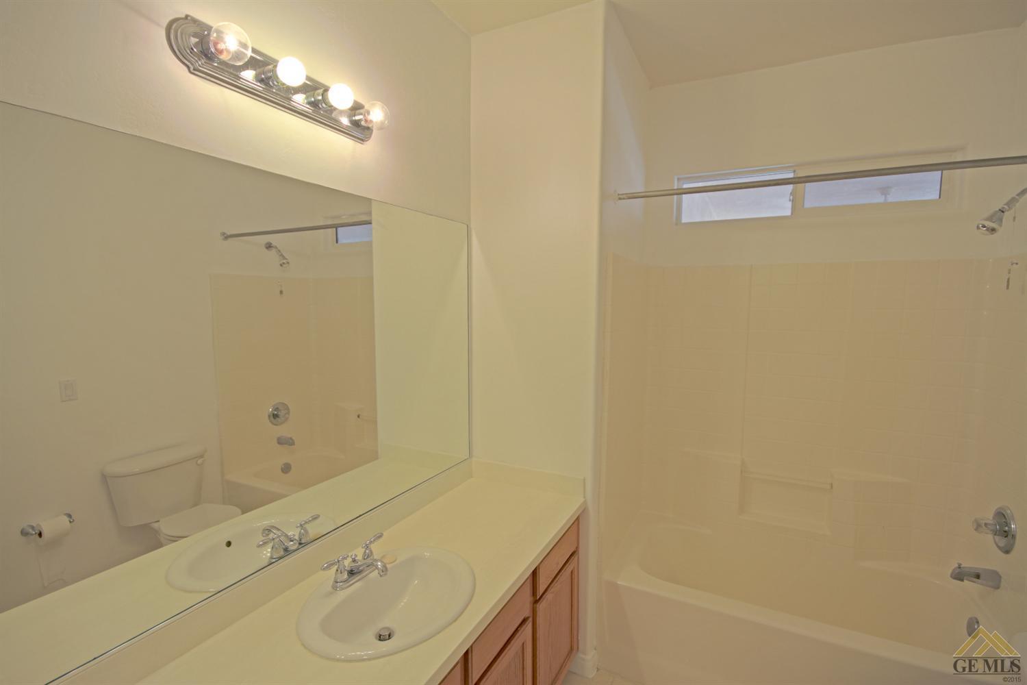 2700 Granite Ridge Place Bakersfield, CA 93313 - Photo 17 of 24 Gallery Image 17