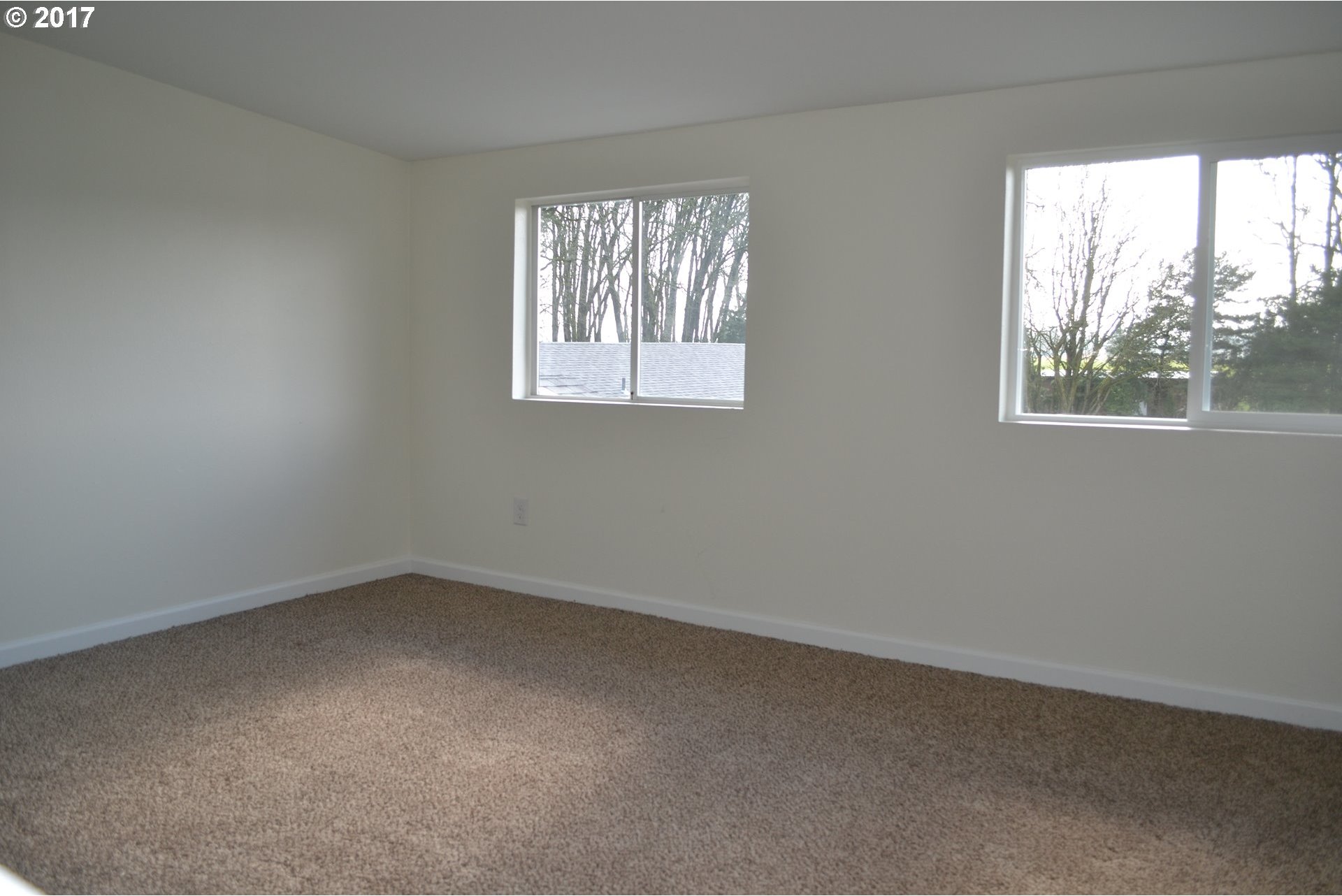 11542 Feller Road Northeast Hubbard, OR 97032 - Photo 14 of 20 Gallery Image 14