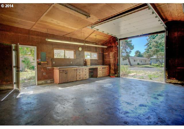 4005 Fisher Road Northeast Salem, OR 97305 - Photo 14 of 16 Gallery Image 14