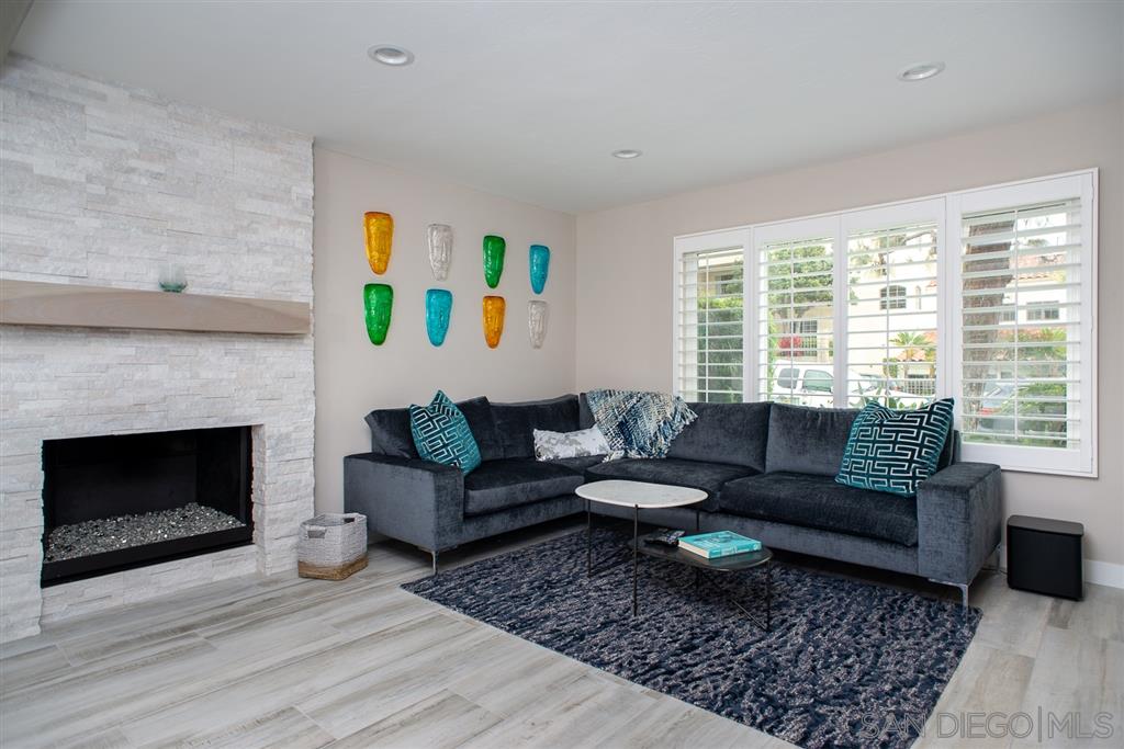 809 Del Mar Downs Road, Unit F Solana Beach, CA 92075 - Photo 3 of 25