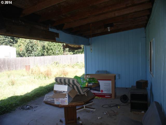 5031 Southeast Jenne Road Portland, OR 97236 - Photo 10 of 13