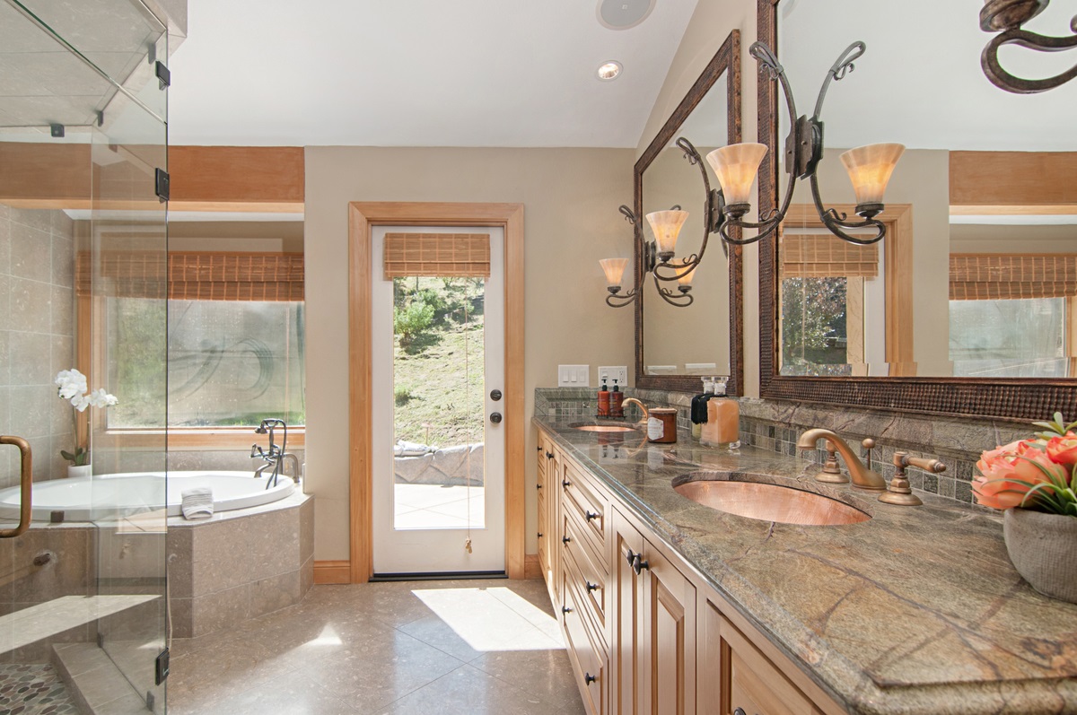 13414 Racetrack View Court Del Mar, CA 92014 - Photo 9 of 16