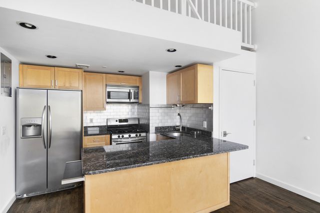 $695,000 | 164 Norman Avenue, Unit 3A | Greenpoint