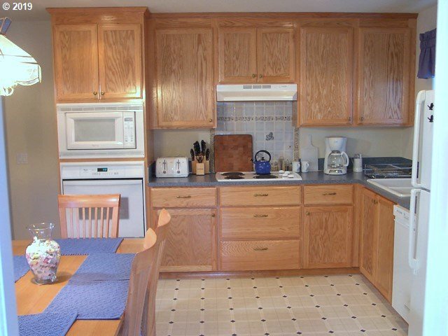 7850 Pine Beach Loop Rockaway Beach, OR 97136 - Photo 6 of 18