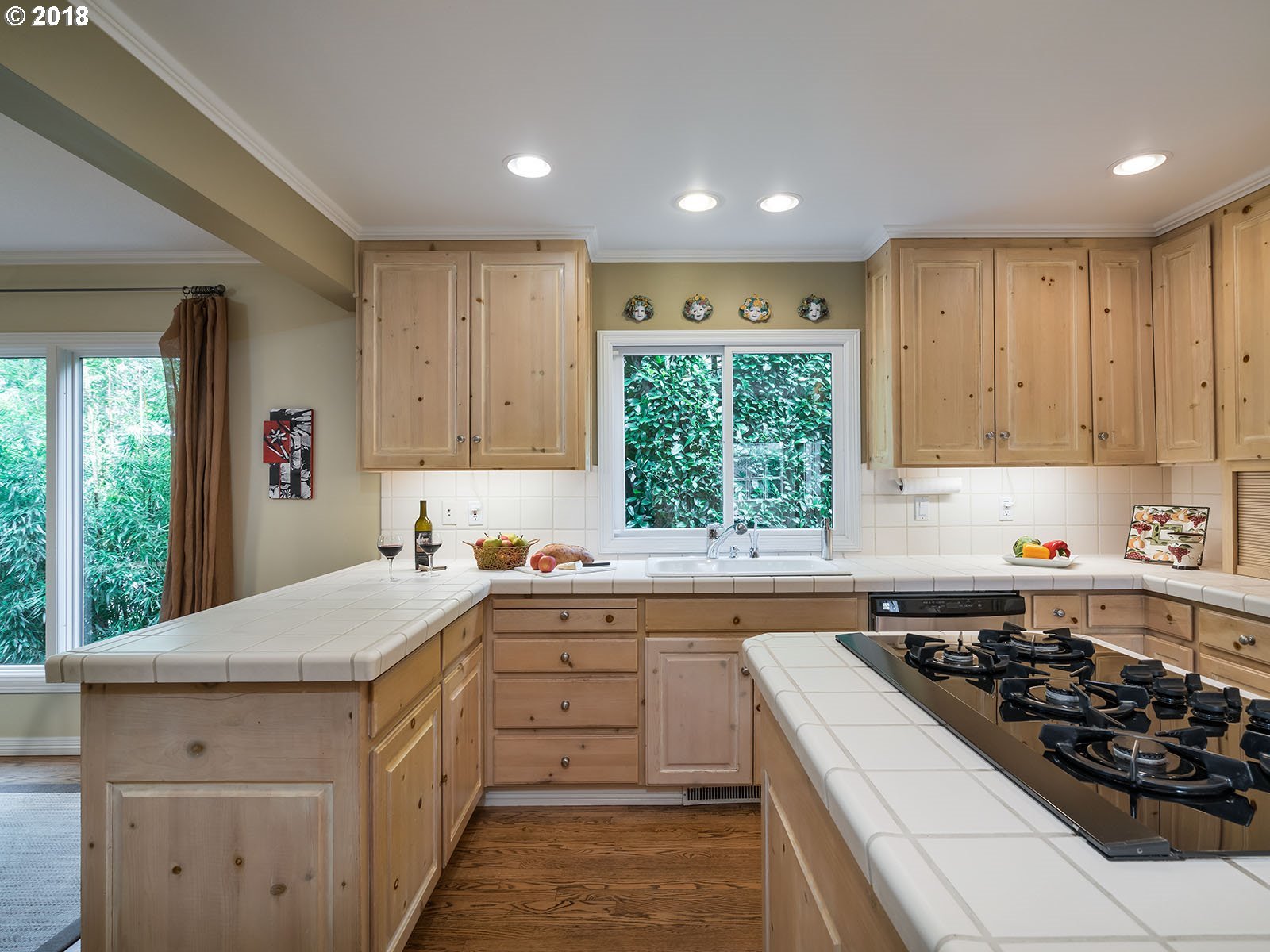 2965 Northwest Cumberland Road Portland, OR 97210 - Photo 9 of 30 Gallery Image 9