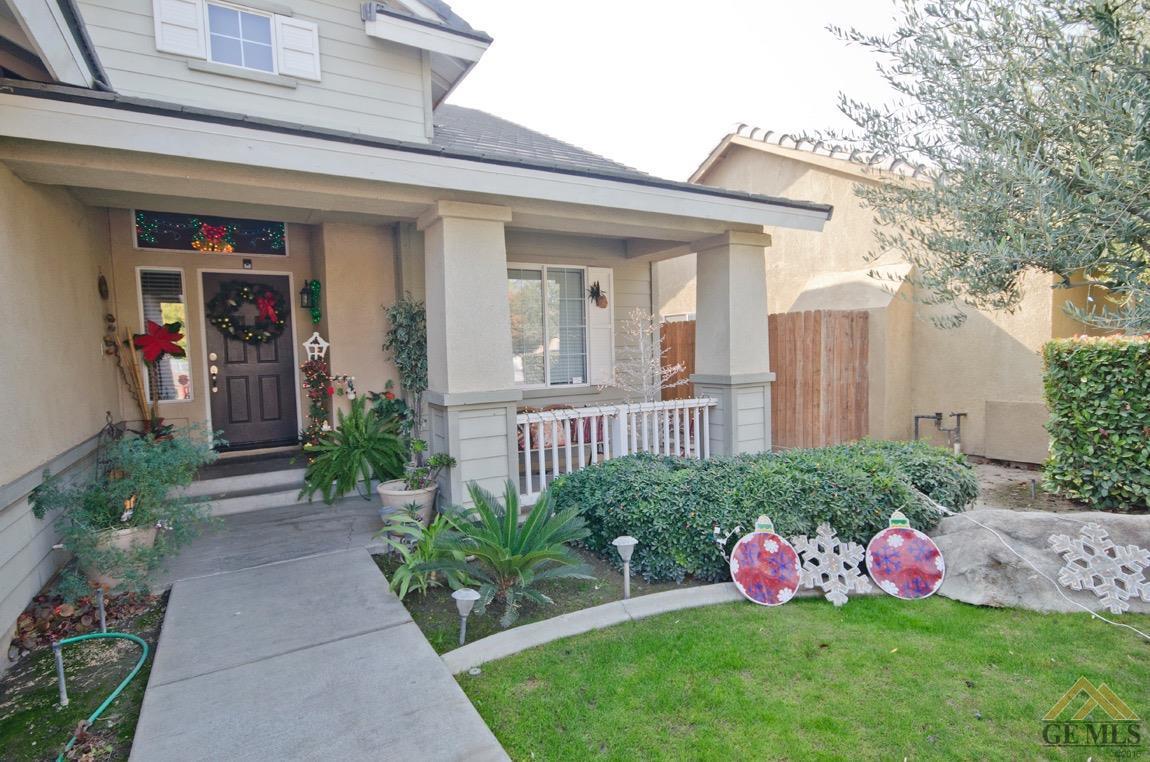 2711 Crescent Ridge Street Bakersfield, CA 93313 - Photo 2 of 19 Gallery Image 2