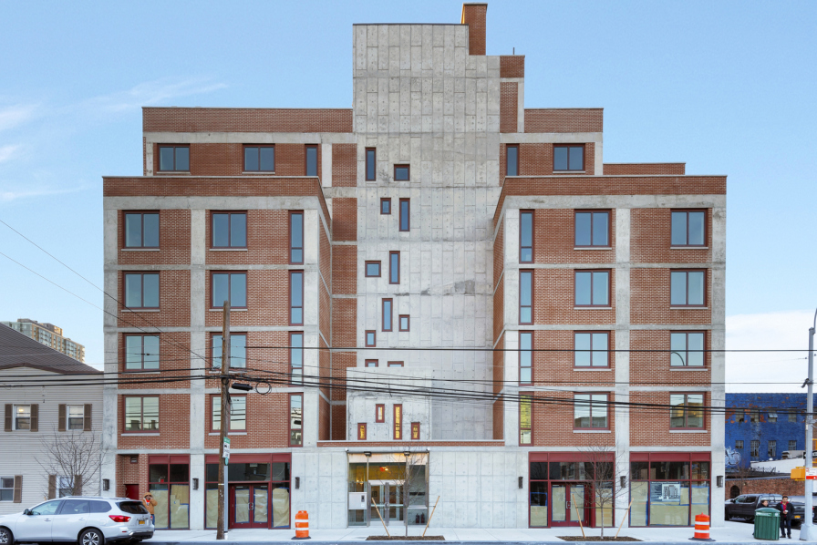 46-04 Vernon Boulevard, Unit 5A Queens, NY 11101 - Photo 15 of 19