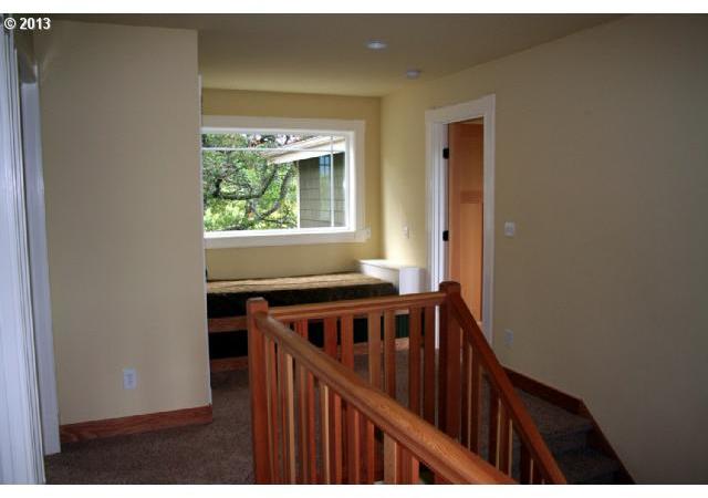 555 Frankton Road Hood River, OR 97031 - Photo 9 of 16 Gallery Image 9