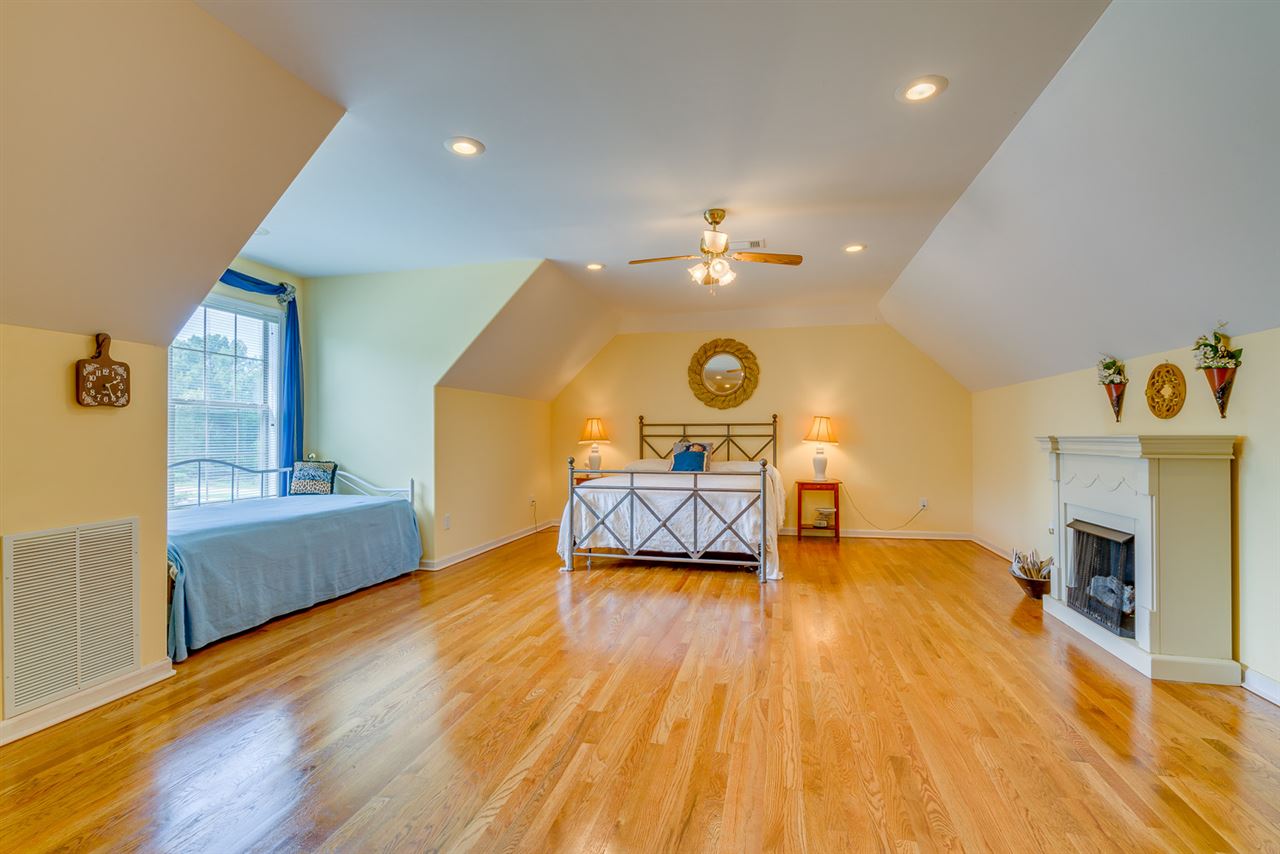 1005 Robertson Road Memphis, TN 38127 - Photo 21 of 25 This is a fantastic room and the only room upstairs (34x20). It has so many purposes and can also be used a 6th Bedroom! You choose!