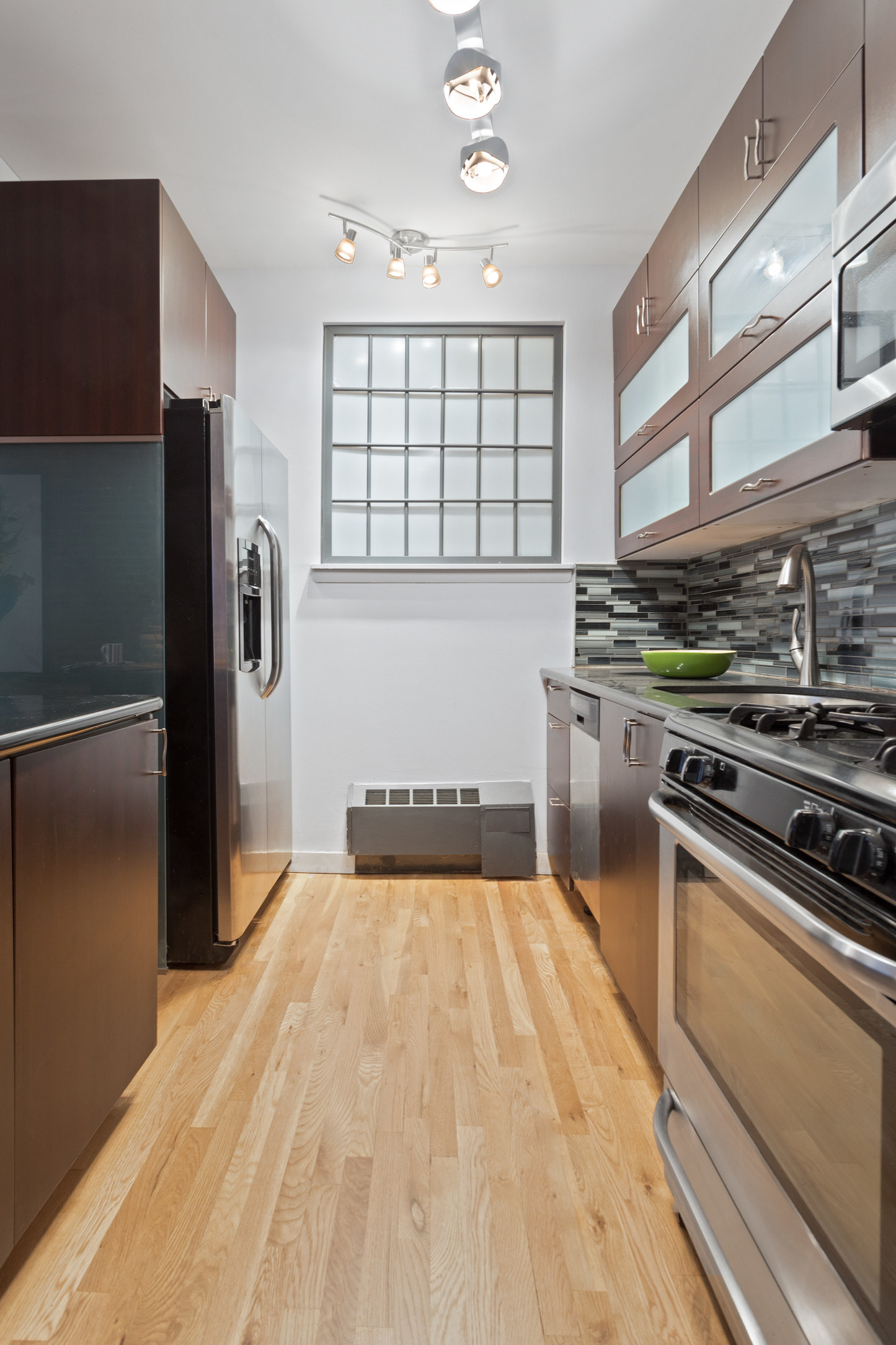 60 Pineapple Street, Unit 2E Brooklyn, NY 11201 - Photo 4 of 10