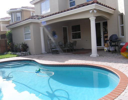 16366 Southwest 67th Terrace Miami, FL 33193 - Photo 14 of 16