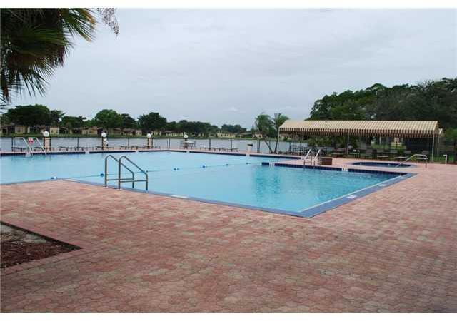 200 Gate Road, Unit 104 Hollywood, FL 33024 - Photo 6 of 8