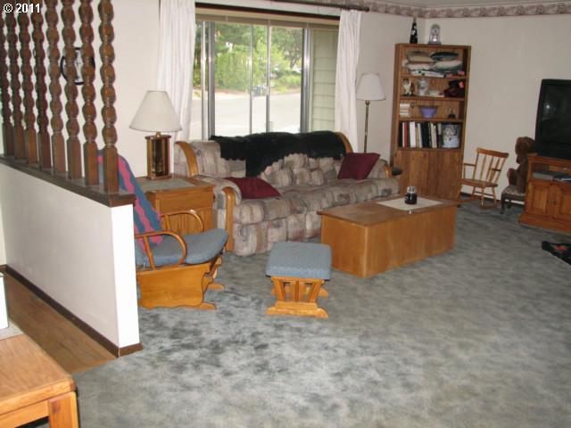20430 Southwest Newcastle Place Aloha, OR 97078 - Photo 5 of 12