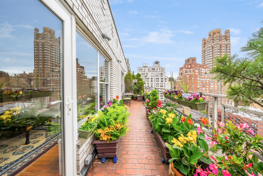 207 East 74th Street, Unit PHA Manhattan, NY 10021 - Photo 3 of 15