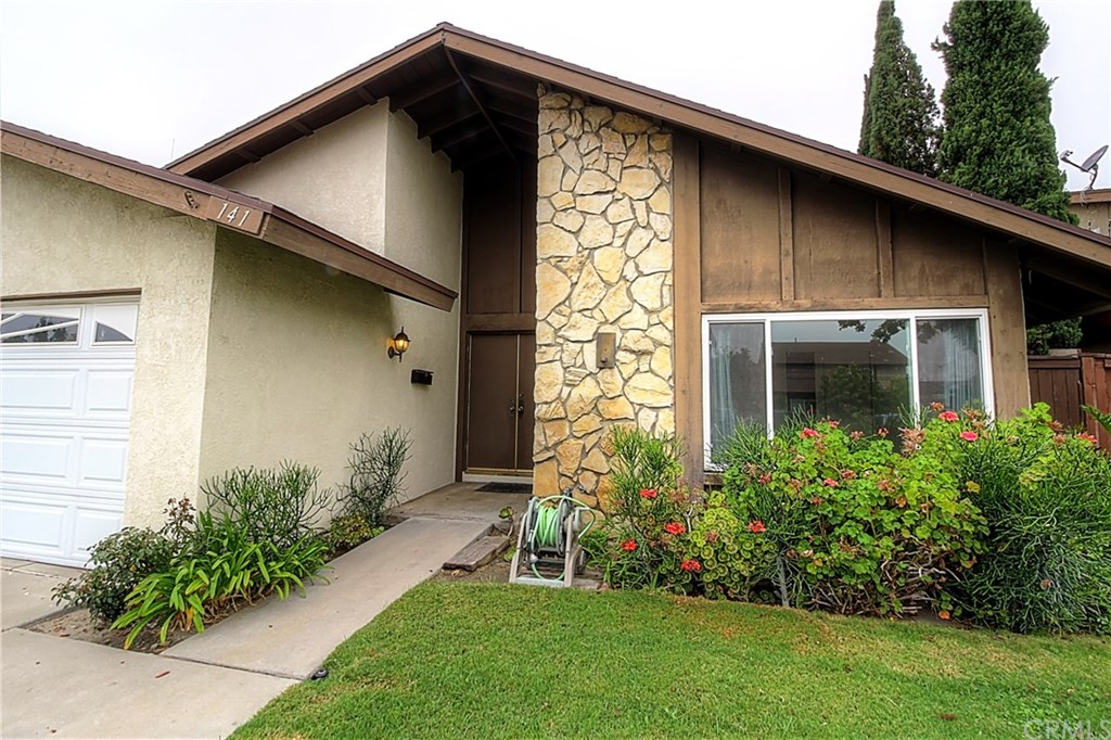 141 South Beth Circle Anaheim, CA 92806 - Photo 4 of 29