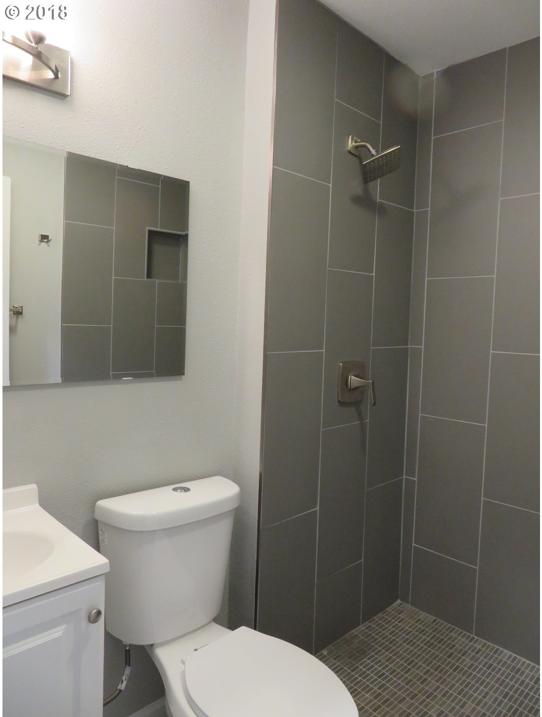 5140 Southwest Maplewood Road Portland, OR 97219 - Photo 17 of 30 Gallery Image 17