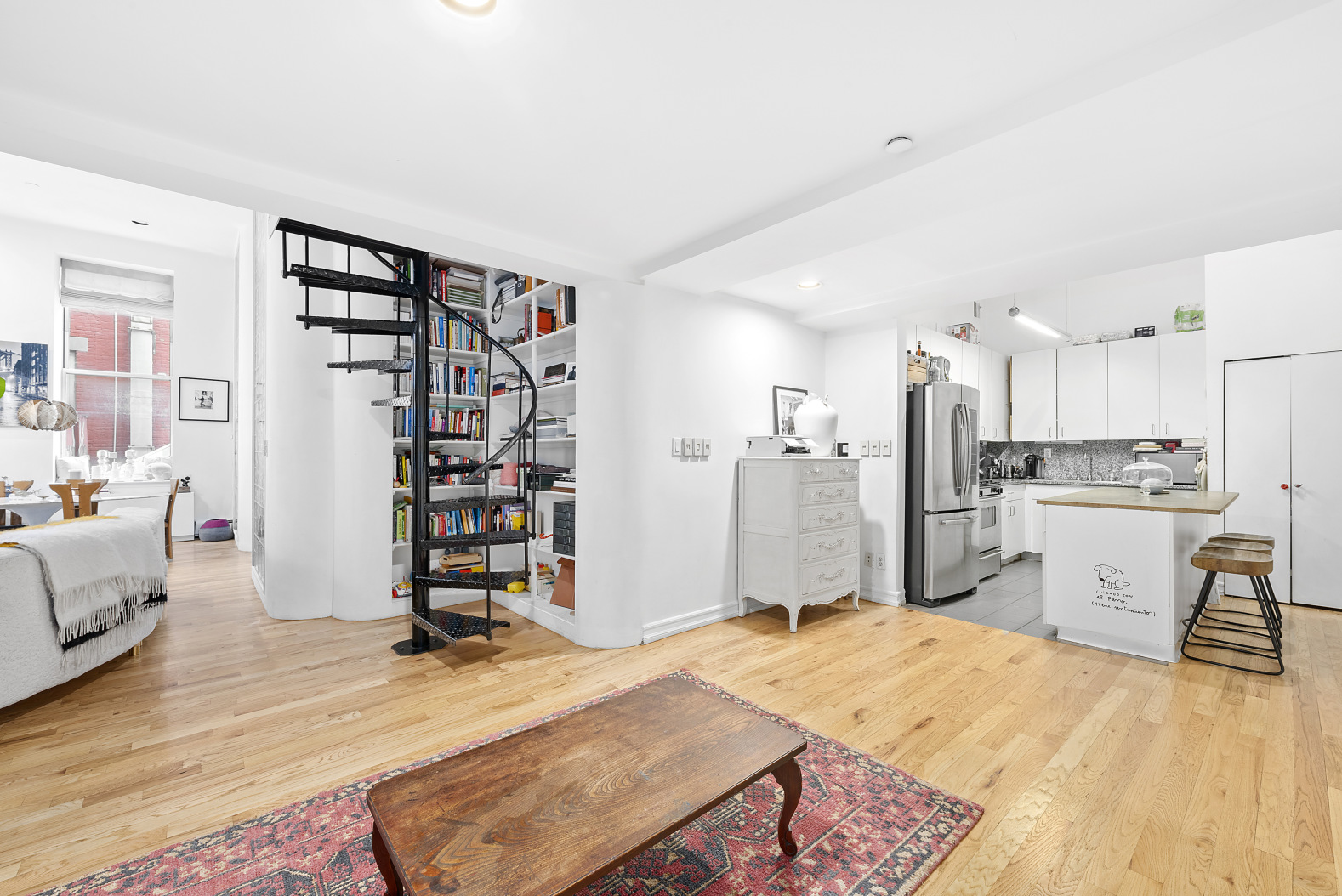 95 Greene Street, Unit 2F Manhattan, NY 10012 - Photo 2 of 6