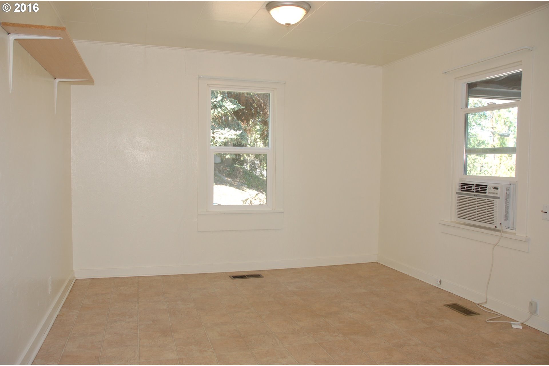 1314 Southwest Hailey Avenue Pendleton, OR 97801 - Photo 7 of 31