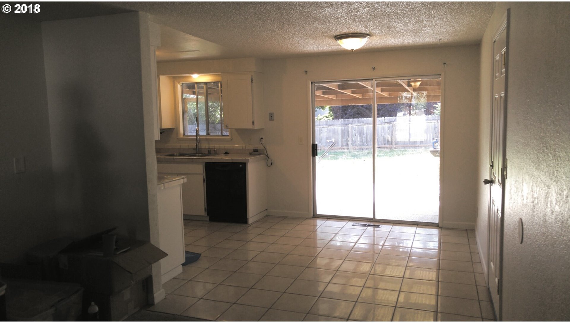 565 Corona Loop Road Roseburg, OR 97471 - Photo 4 of 10 Gallery Image 4