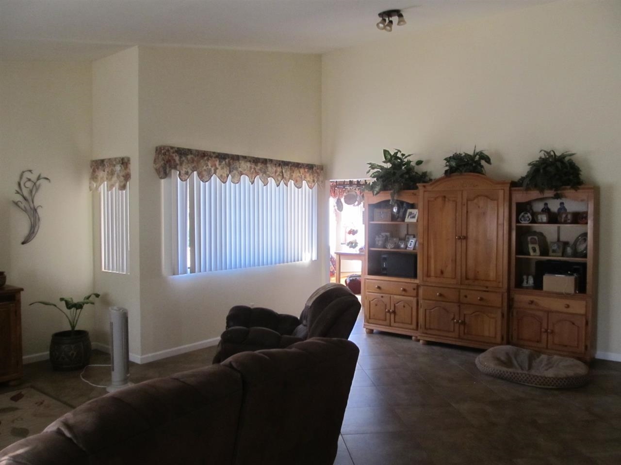 3598 Oakleaf Court Spring Valley, CA 91977 - Photo 13 of 25 Gallery Image 13
