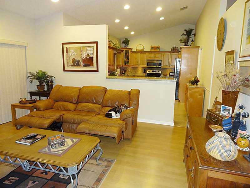 15601 South Roundtable Road Davie, FL 33331 - Photo 25 of 33 Gallery Image 25