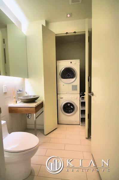 555 West 59th Street, Unit 22E Manhattan, NY 10019 - Photo 2 of 5