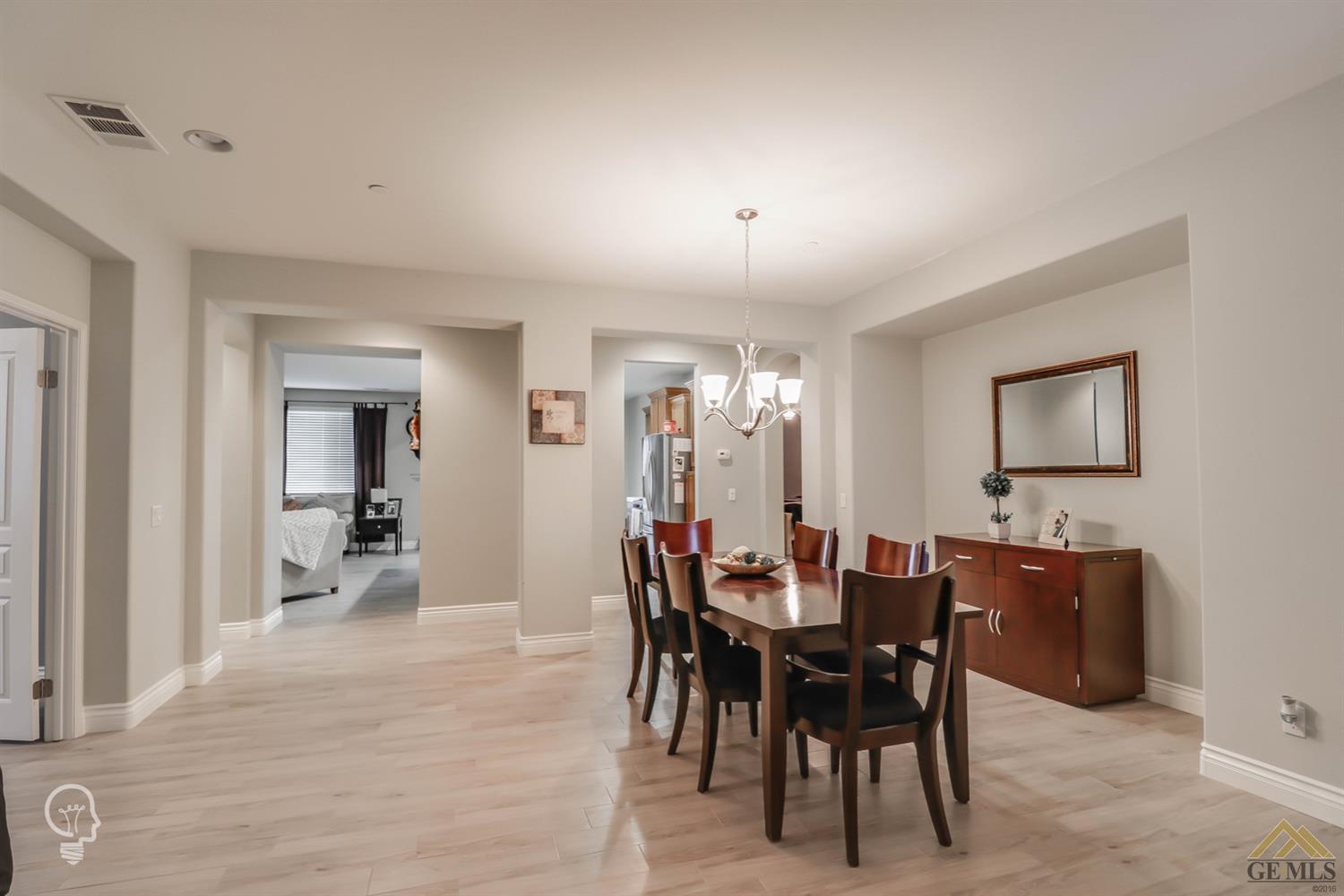 10815 Mountainside Drive Bakersfield, CA 93306 - Photo 4 of 35