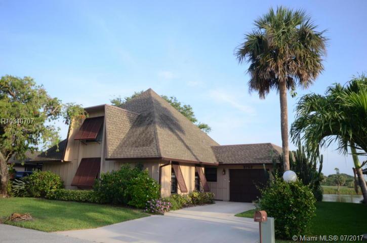 5753 Southeast Miles Grant Road Stuart, FL 34997 - Photo 9 of 16
