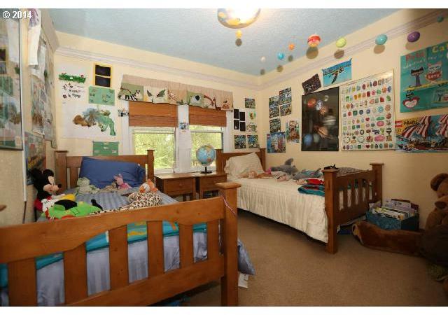 3203 Southwest Spring Garden Street Portland, OR 97219 - Photo 7 of 13 Gallery Image 7