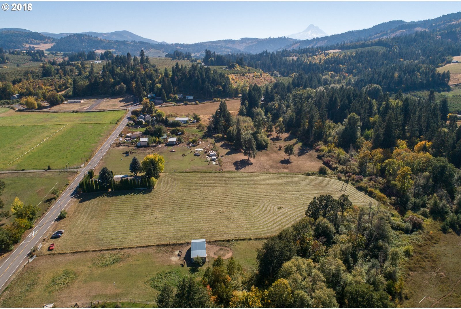 3336 Wyeast Road Hood River, OR 97031 - Photo 2 of 32 Gallery Image 2
