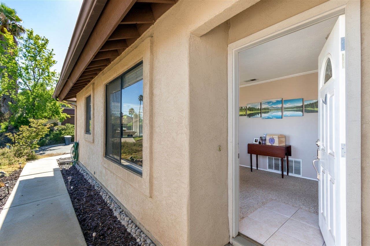 1416 Timber Glen Escondido, CA 92027 - Photo 2 of 20