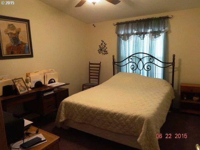 141 West River Ridge Avenue Roseburg, OR 97471 - Photo 14 of 15
