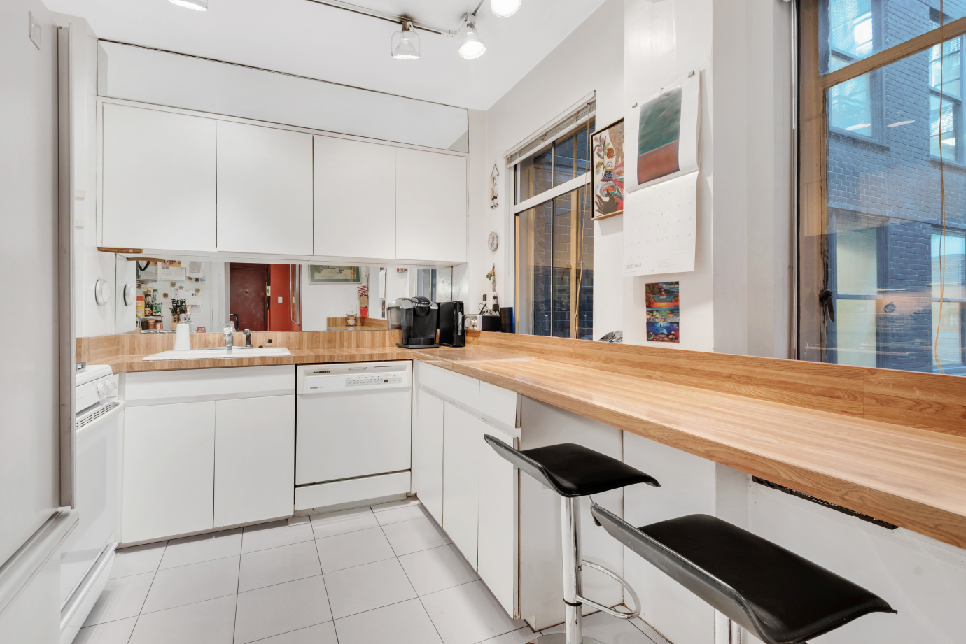 45 West 54th Street, Unit 9E Manhattan, NY 10019 - Photo 4 of 6