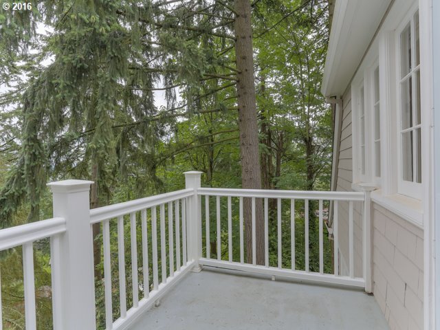 2945 Southwest Fairview Boulevard Portland, OR 97205 - Photo 19 of 30 Gallery Image 19