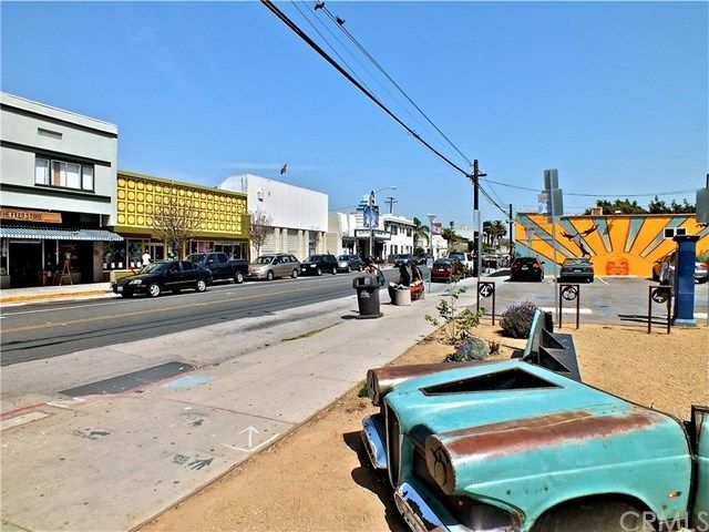 $390,000 | 1449 East 3rd Street, Unit 201, Long Beach, CA 90802