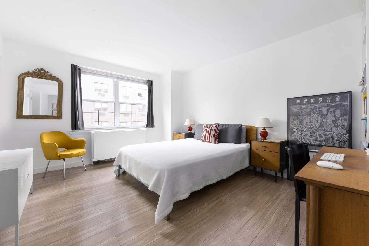 200 East 24th Street, Unit 806 Manhattan, NY 10010 - Photo 5 of 8