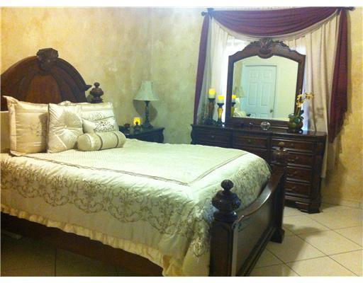 17350 Northwest 67th Avenue, Unit 303 Hialeah, FL 33015 - Photo 4 of 5