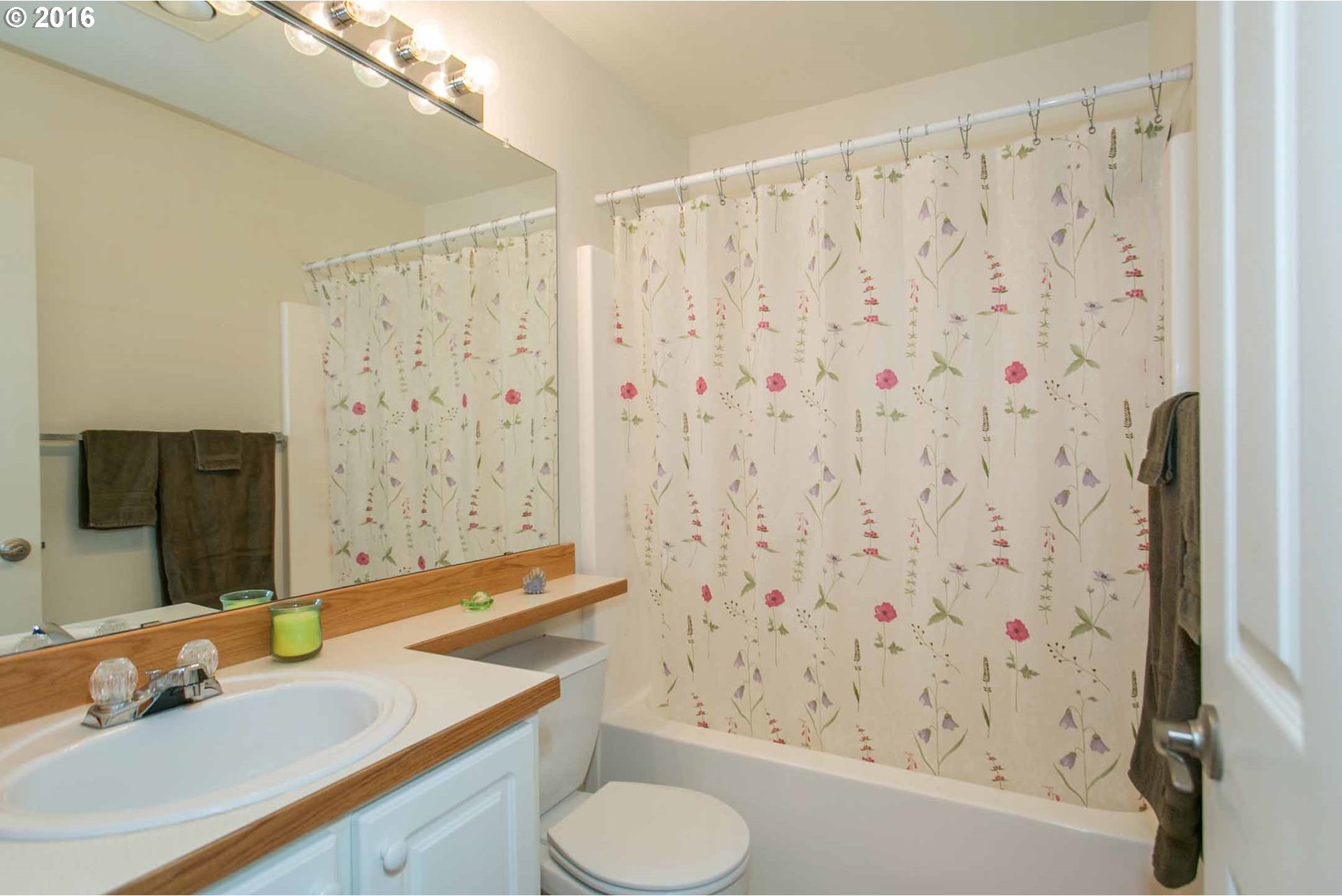 14188 Southwest Barrows Road, Unit 2 Tigard, OR 97223 - Photo 12 of 23 Gallery Image 12