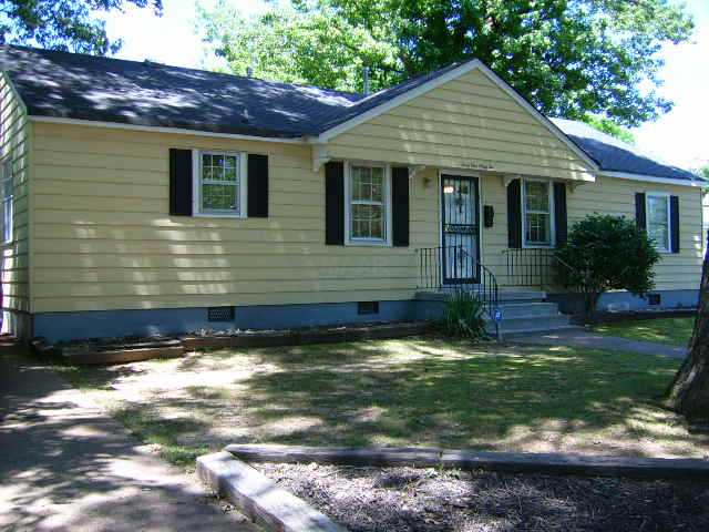 4162 Owen Road Memphis, TN 38122 - Photo 10 of 10 This home offers a carport and a garage and is PRICED TO SELL!!!!!