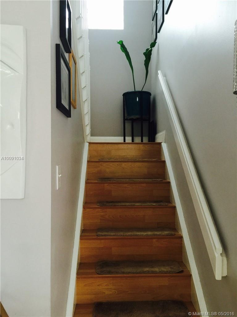 4060 Tree Top Road Hollywood, FL 33026 - Photo 8 of 11