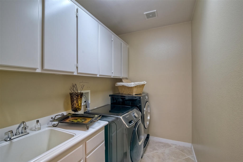 1062 Inverlochy Drive Fallbrook, CA 92028 - Photo 12 of 25