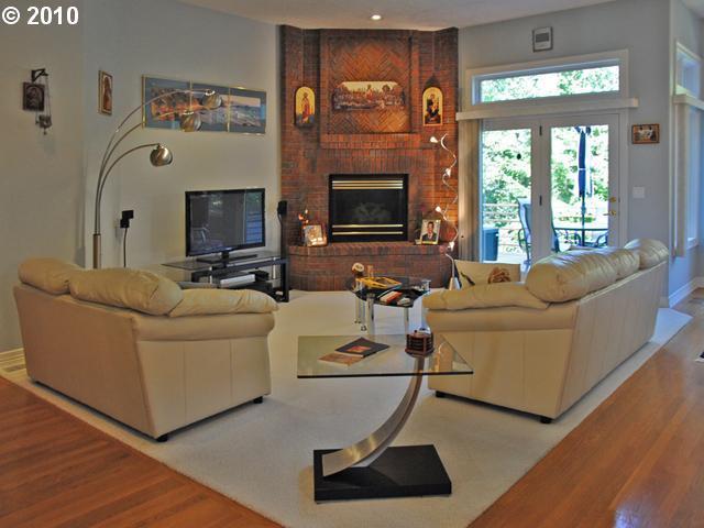 567 Southwest Regency Place Portland, OR 97225 - Photo 3 of 16 Gallery Image 3