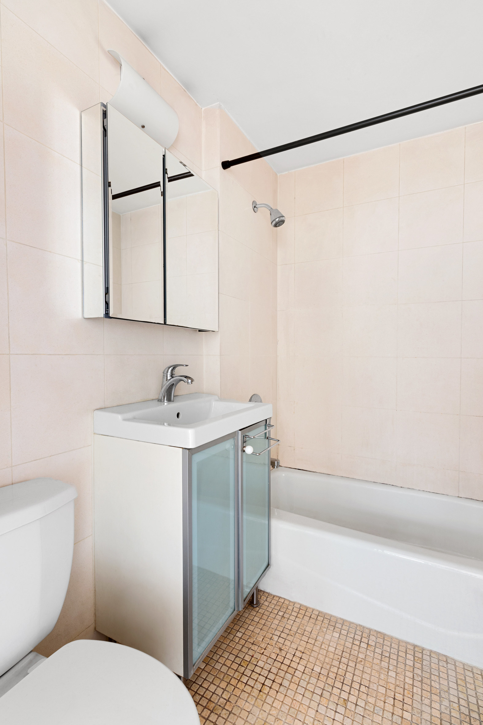 181 Hester Street, Unit 4A Manhattan, NY 10013 - Photo 5 of 7