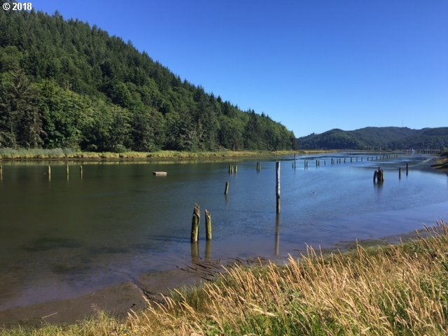 1257 Juniper Avenue Reedsport, OR 97467 - Photo 21 of 29 Gallery Image 21