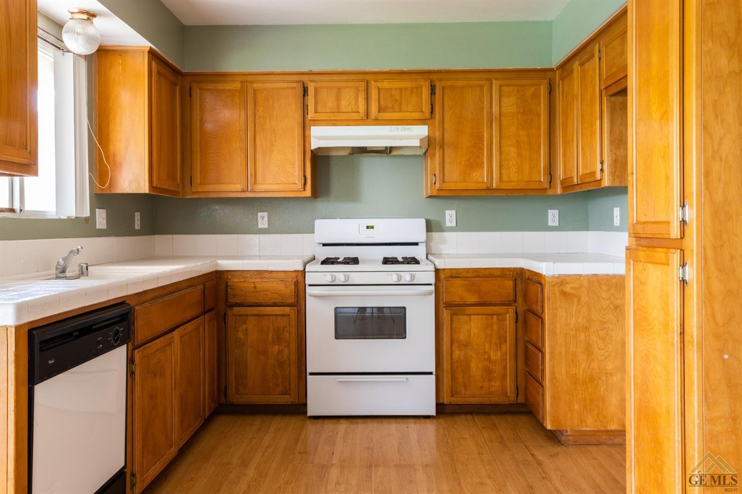 4420 Oregano Road Bakersfield, CA 93313 - Photo 6 of 24 Gallery Image 6